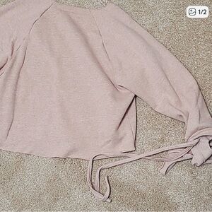 Alo Yoga Women's Pale Pink Sweater